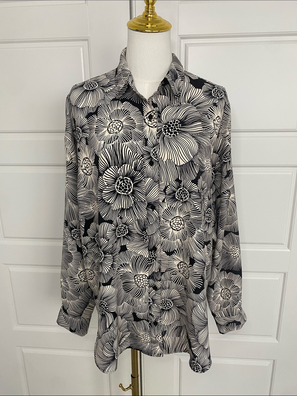 Express Boyfriend Portofino Shirt Black White Floral Medium